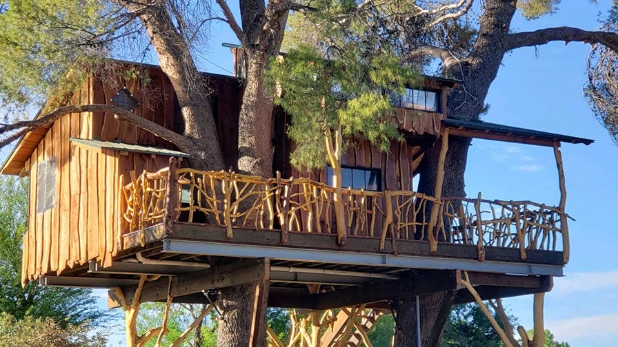 Balcony of mesquite treehouse